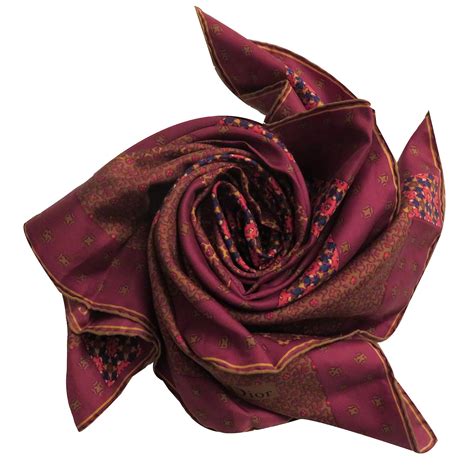 carré de soie christian dior